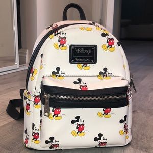 Super cute Disneyland mini backpack !